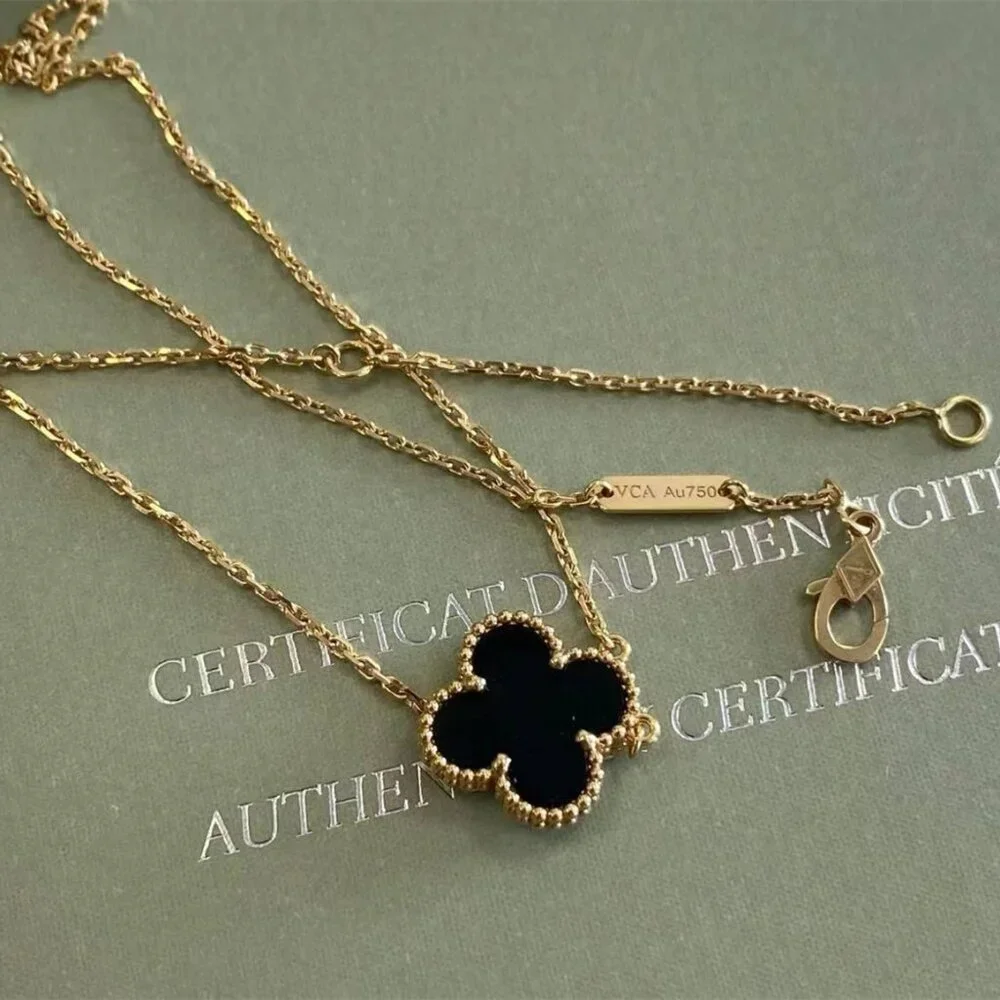 Van Cleef & Arpels Mother-of-Pearl and Gold Alhambra Necklace - Picture 4 of 5